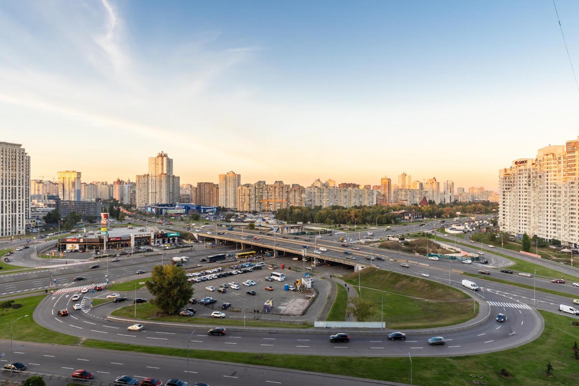 Апартаменты на метро Осокорки Киев Экстерьер фото